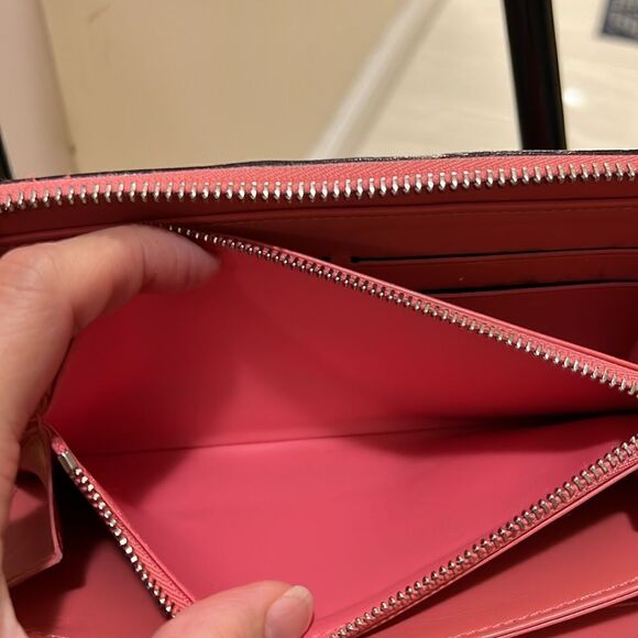 Louis Vernis Coral Pink Wallet - Picture 14 of 16